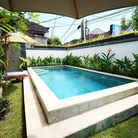 Ken Ken Guest House Seminyak Exteriör bild